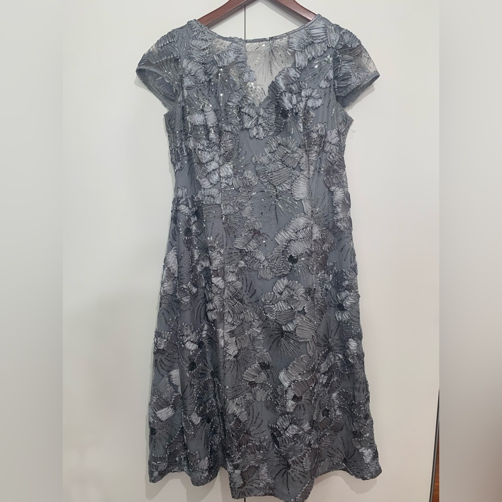 Beautiful Evening Reception Beaded silk Dress- gorgeous detailing  like new